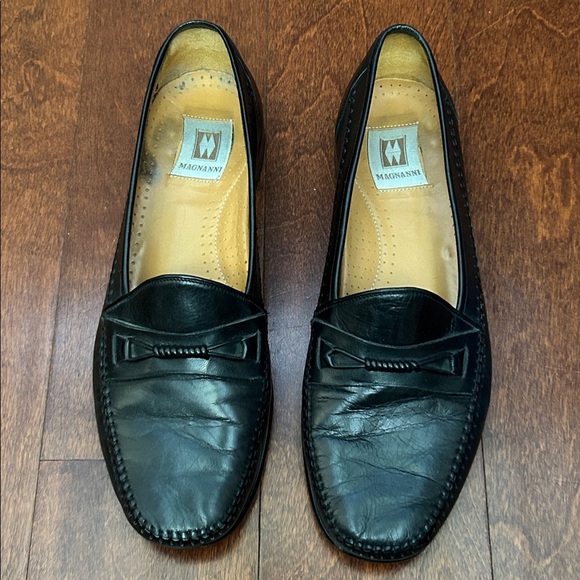Magnanni Classic Black Leather Slip-On Loafers with Stitch Work, Size 9.5 - Picture 2 of 15